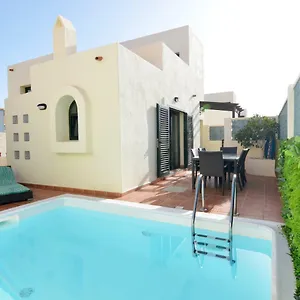 Villa Olympia House Lovely, Close To Town And Beaches With Private Pool & Fast Wifi, Corralejo